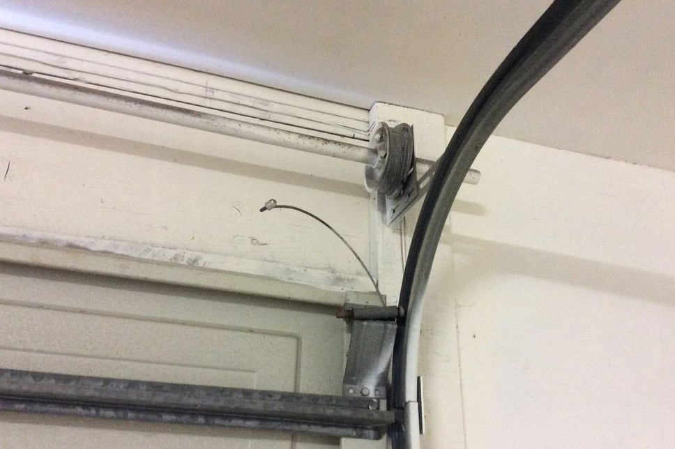 garage door cable repair.